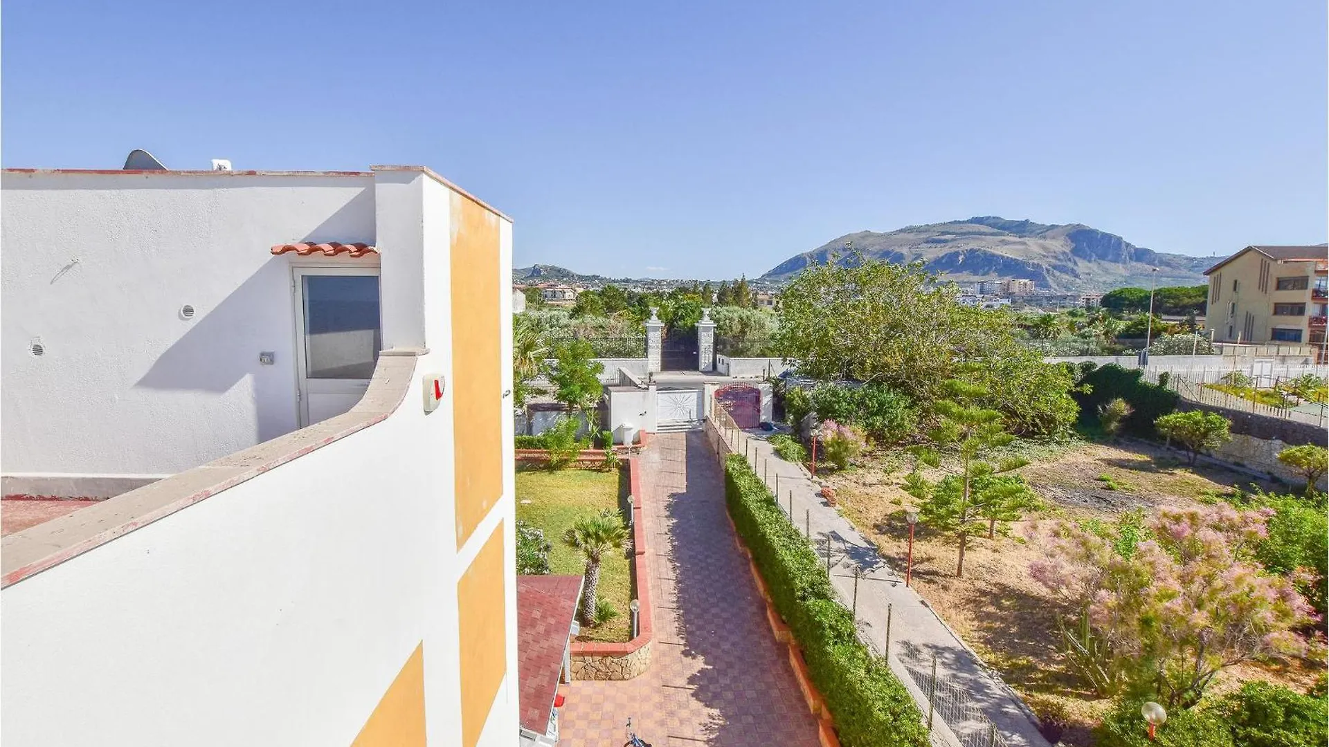 Villa Mucera Ficarazzi 0*,